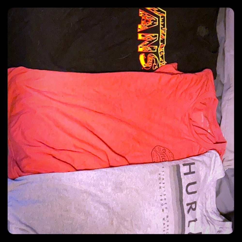 Tee shirt